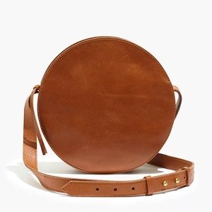 The Simple Circle Crossbody Bag in Leather